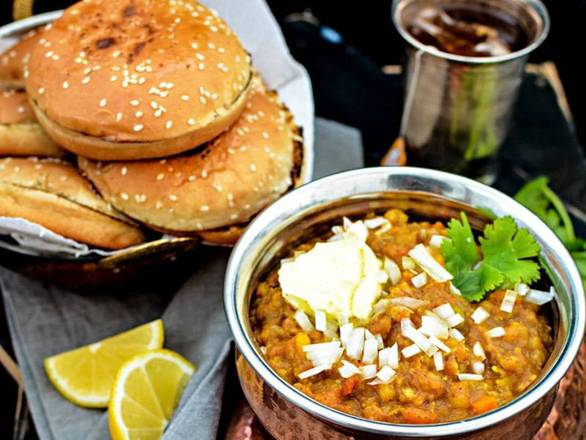 Pav bhaji with butter and toasted pav — Bombay street food